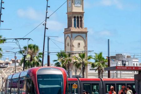 Dari Pasir Marakesh ke Samudera Casablanca: Sehari di Kota Raja & Lautan