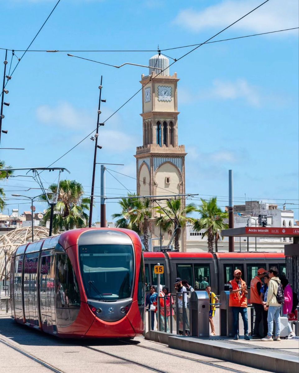 Dari Pasir Marakesh ke Samudera Casablanca: Sehari di Kota Raja & Lautan