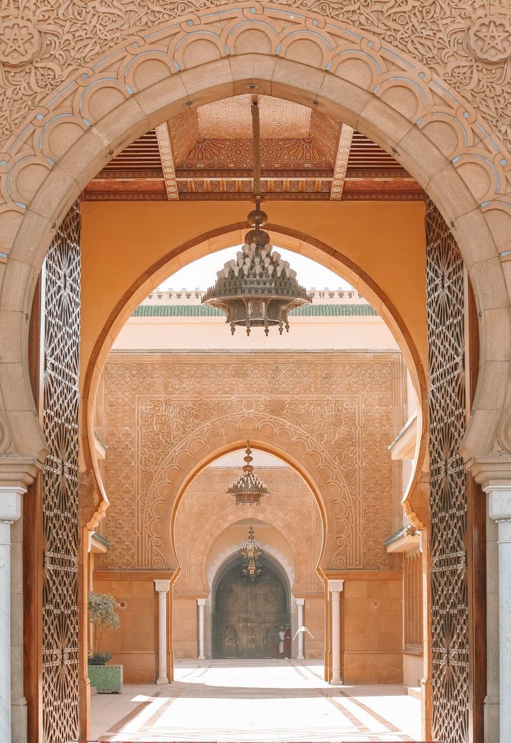 Dari Ibu Kota Kerajaan ke Pintu Gerbang Eropa: Jejak Sejarah di Rabat dan Angin Laut Tangier